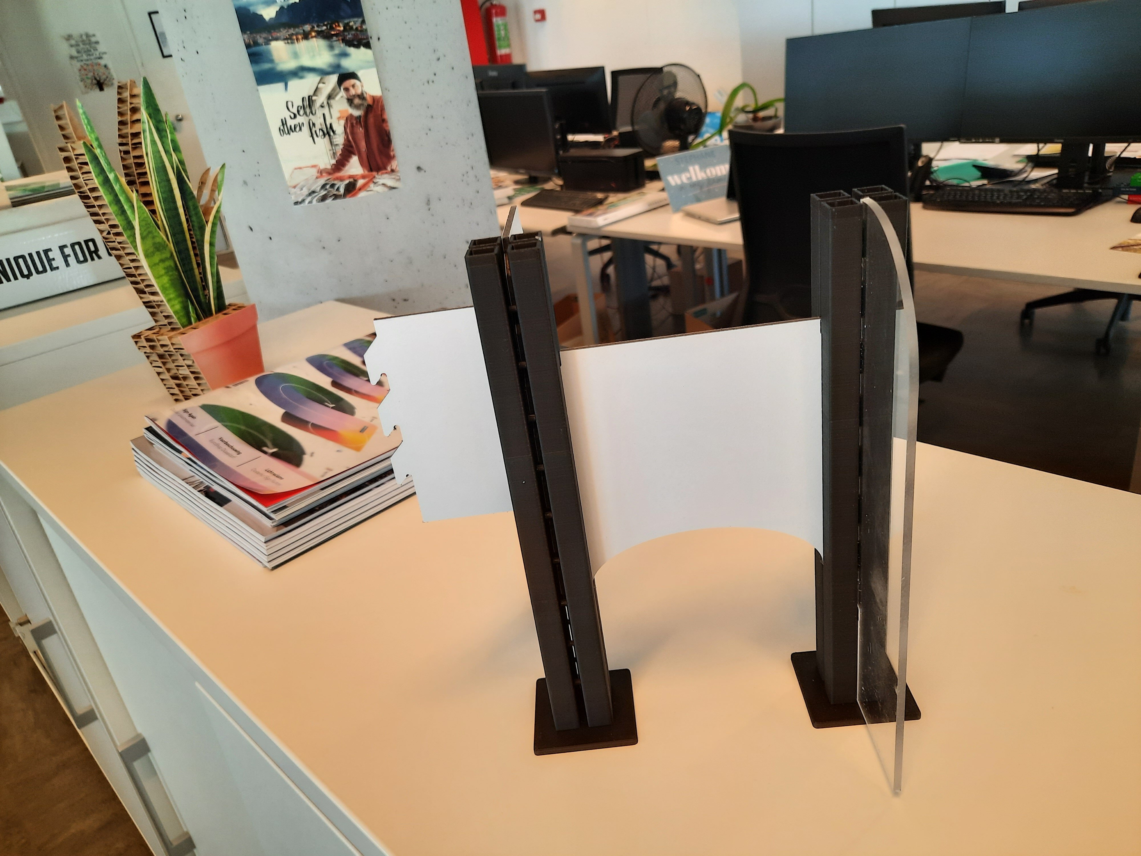 Inhaker® mini demo kit – 4 Inhaker Mini + voeten en paneeltjes