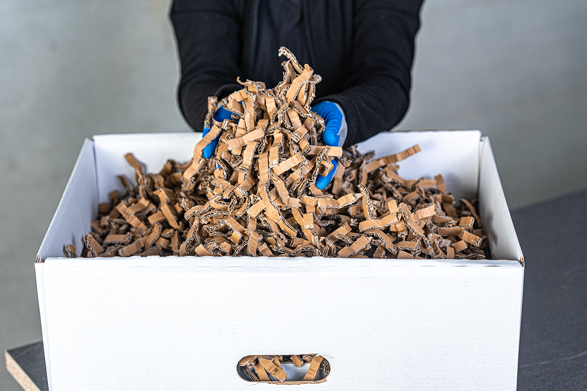 Matelasseur de carton HSM Profipack P425 eco Chip (220V) avec kit d'apation pour aspiration