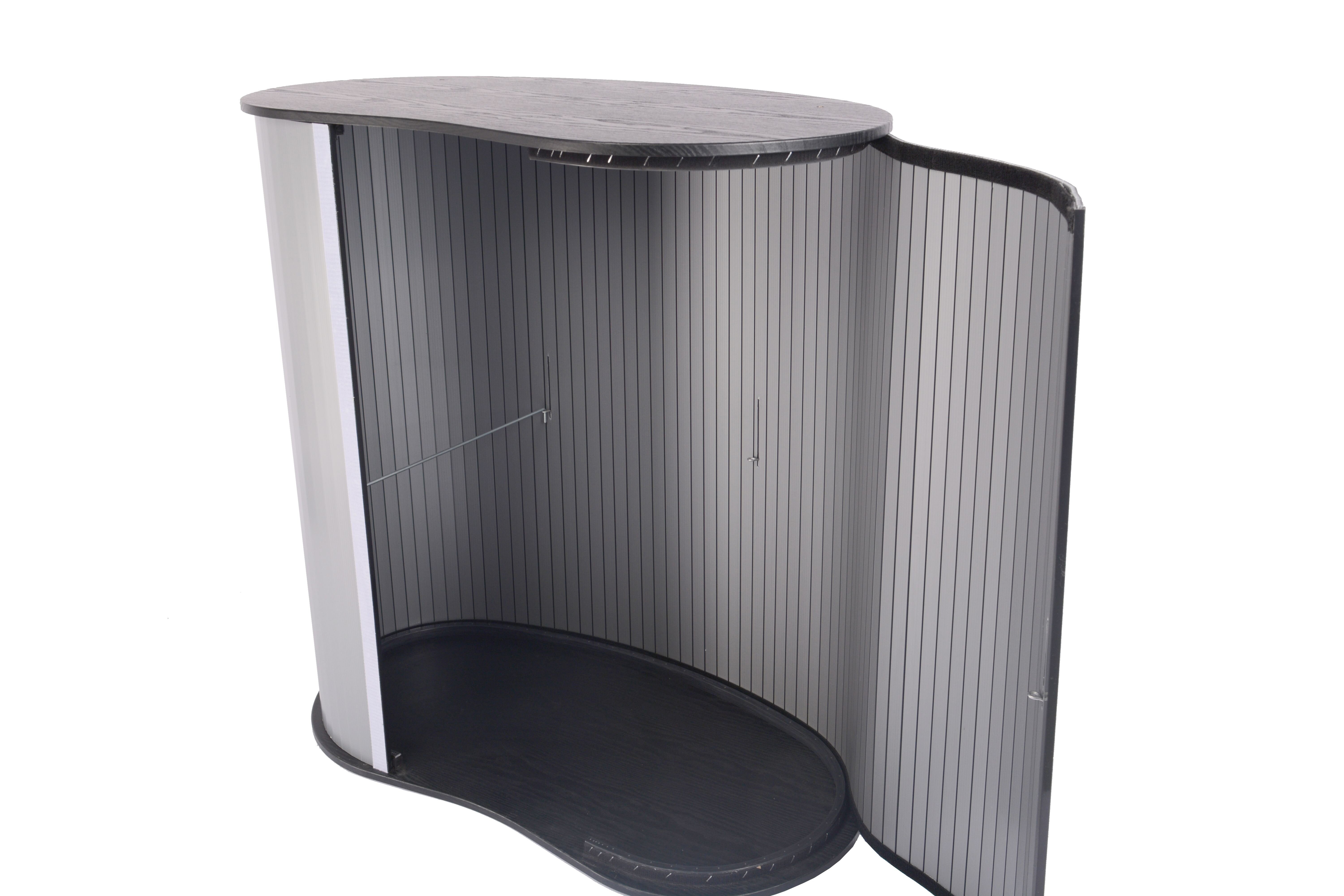 Counter curved L