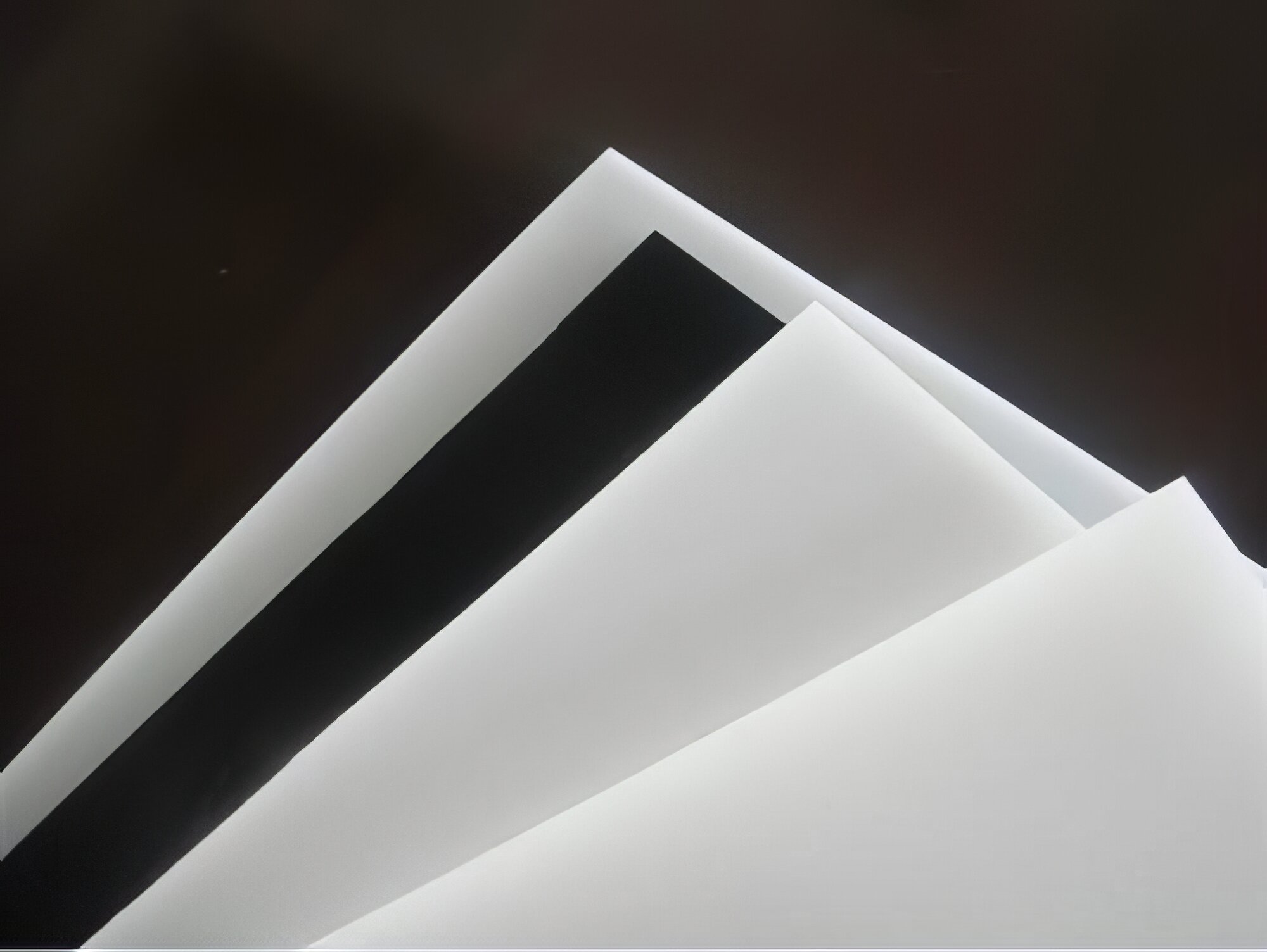 Afgeprijsd - PE HD  300  12MM NATUREL/WIT 2000X1000MM